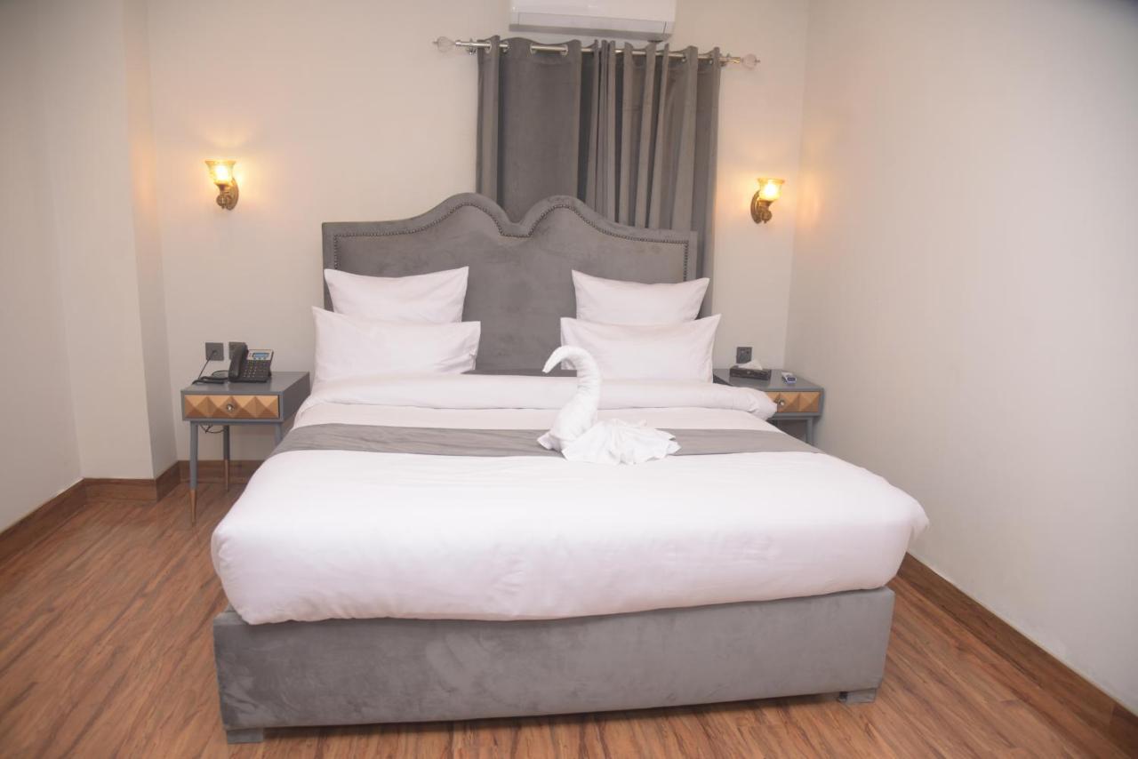 The Rich Hotel & Apartments لاهور المظهر الخارجي الصورة