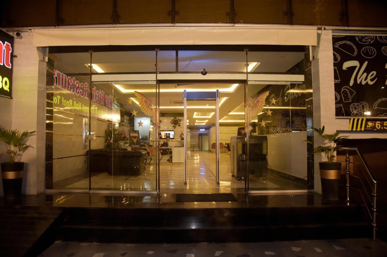 The Rich Hotel & Apartments لاهور المظهر الخارجي الصورة