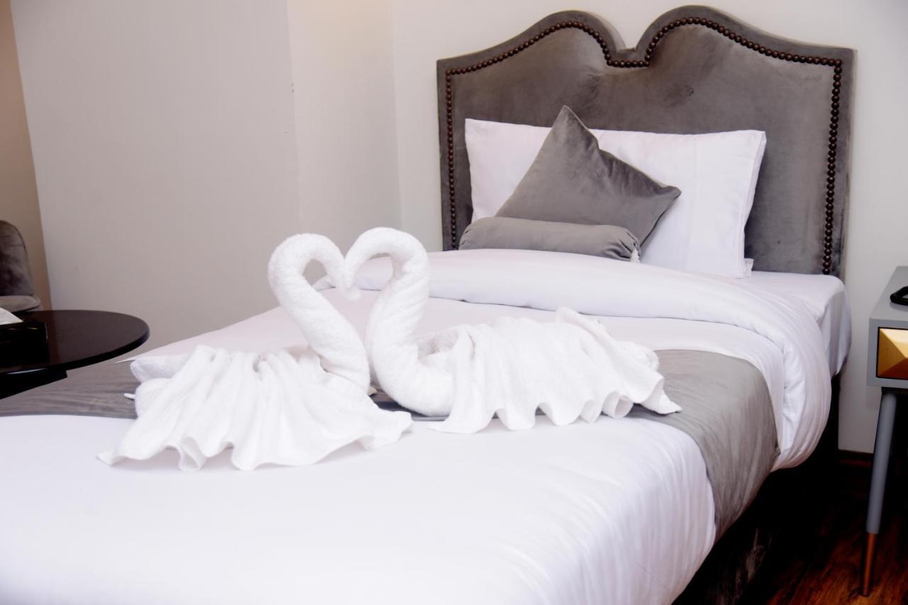 The Rich Hotel & Apartments لاهور المظهر الخارجي الصورة