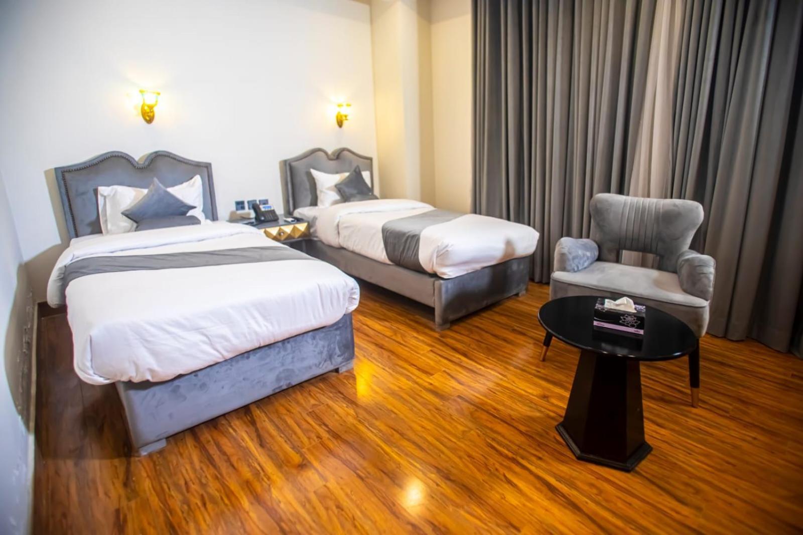 The Rich Hotel & Apartments لاهور المظهر الخارجي الصورة