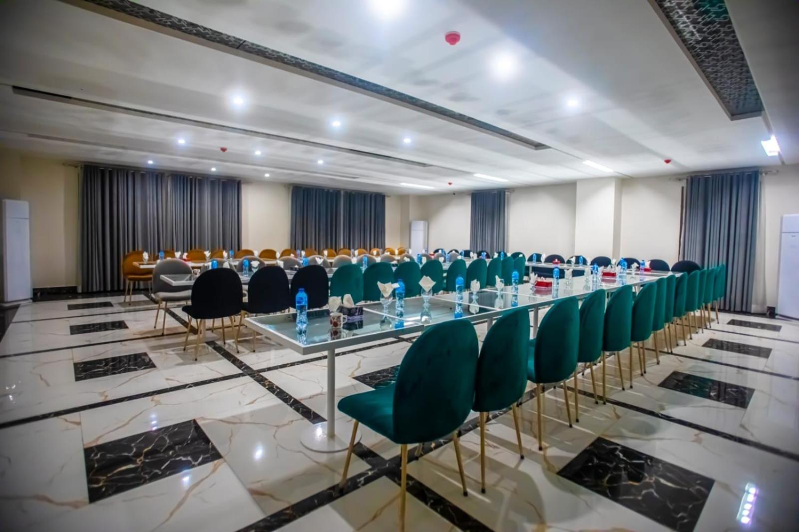 The Rich Hotel & Apartments لاهور المظهر الخارجي الصورة