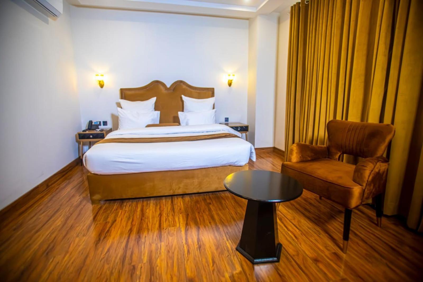 The Rich Hotel & Apartments لاهور المظهر الخارجي الصورة