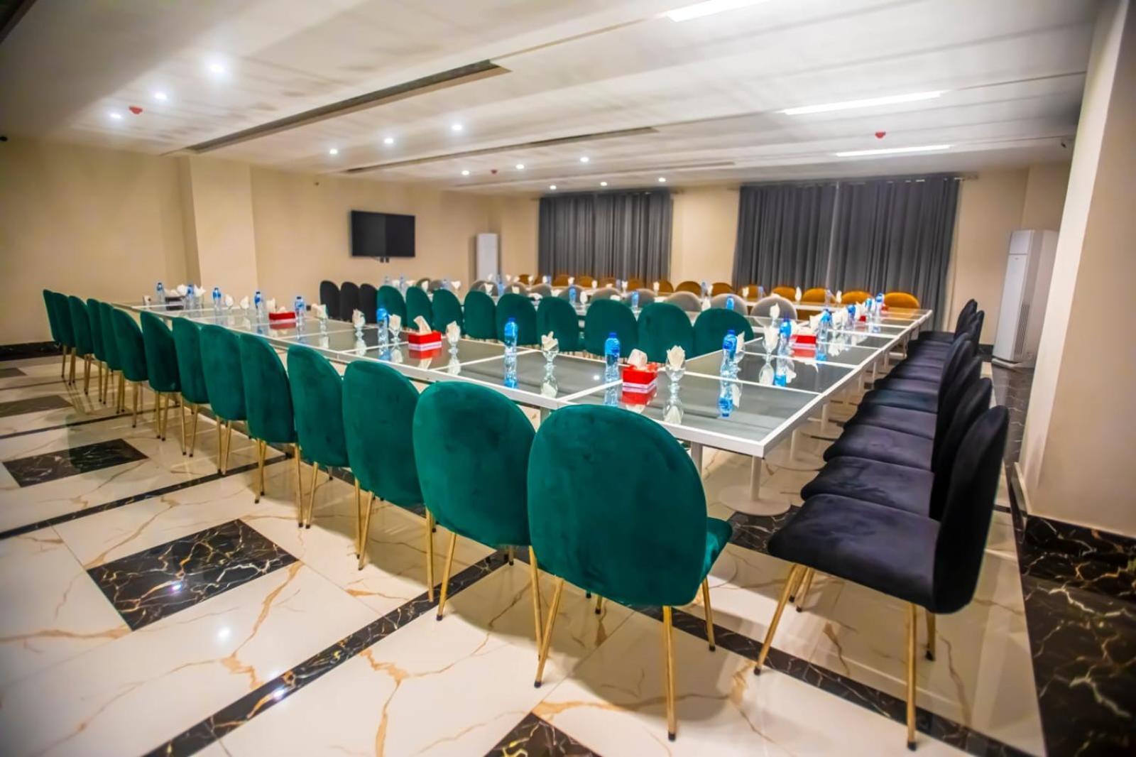 The Rich Hotel & Apartments لاهور المظهر الخارجي الصورة