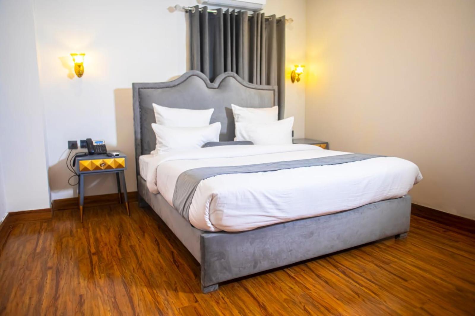 The Rich Hotel & Apartments لاهور المظهر الخارجي الصورة