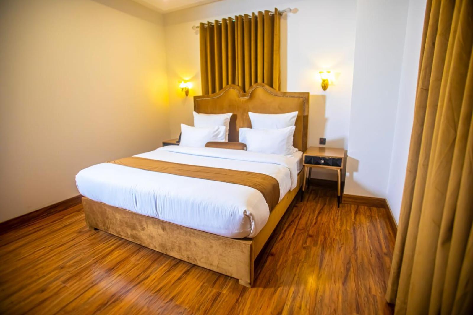 The Rich Hotel & Apartments لاهور المظهر الخارجي الصورة