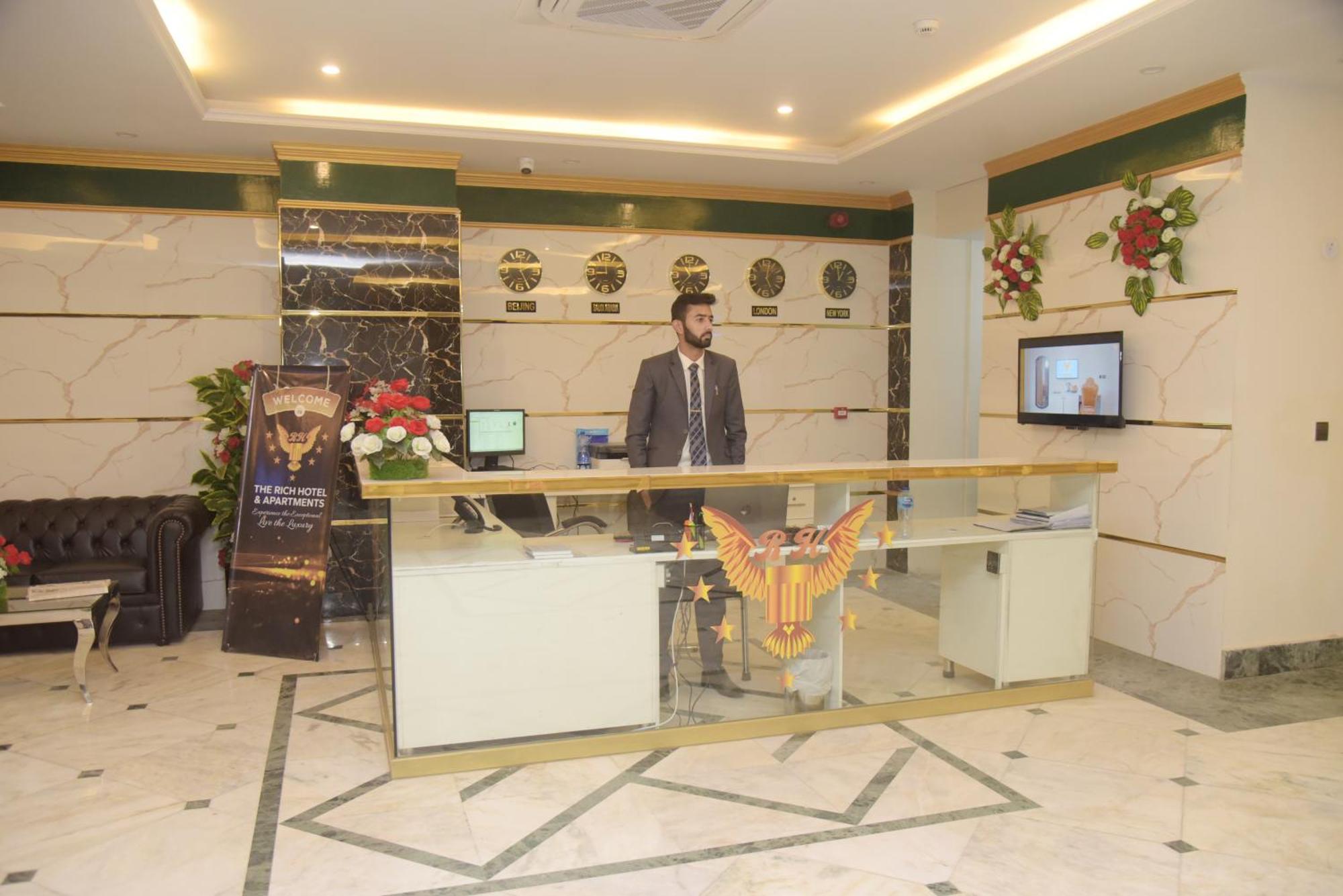 The Rich Hotel & Apartments لاهور المظهر الخارجي الصورة