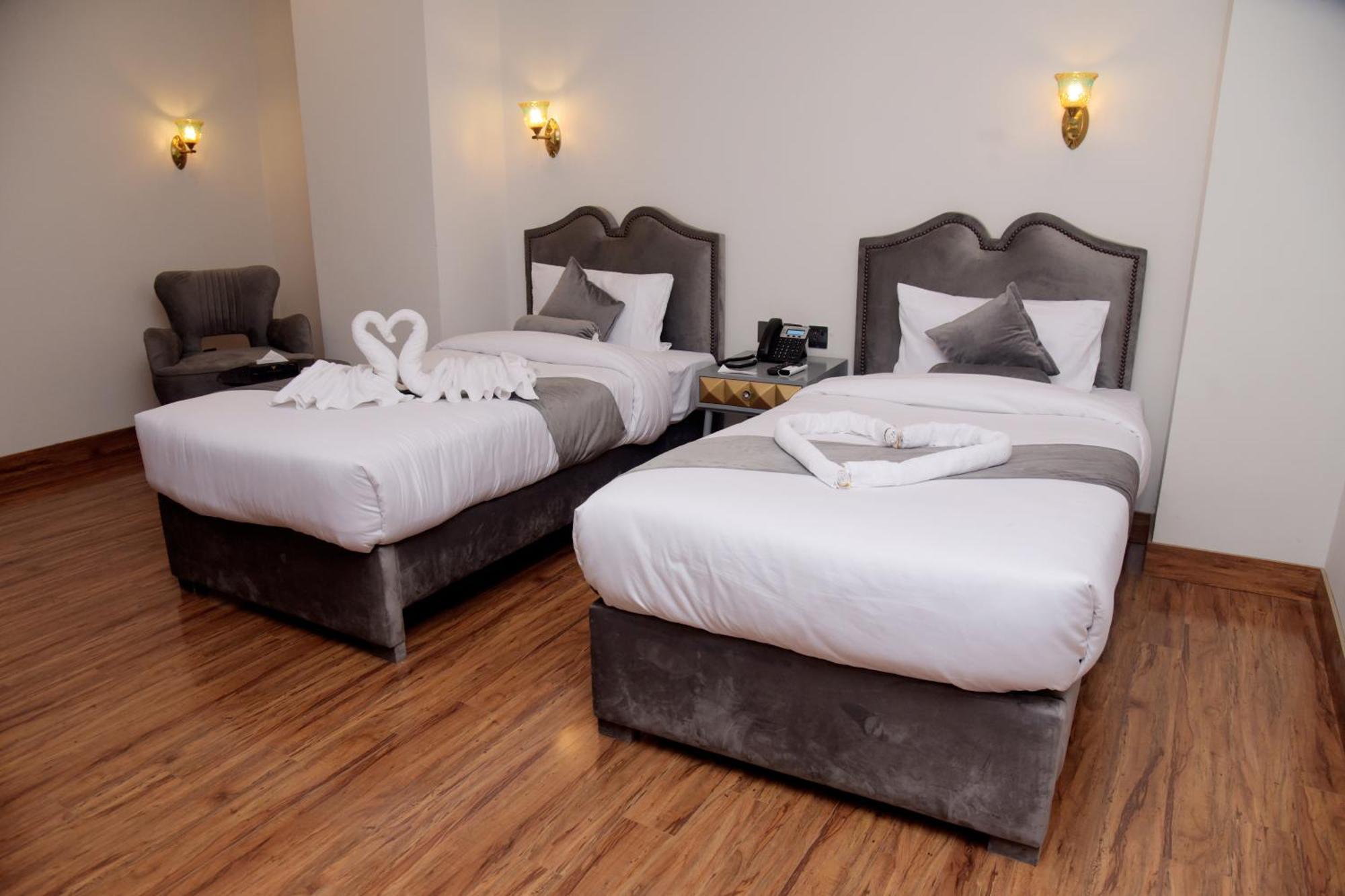 The Rich Hotel & Apartments لاهور المظهر الخارجي الصورة