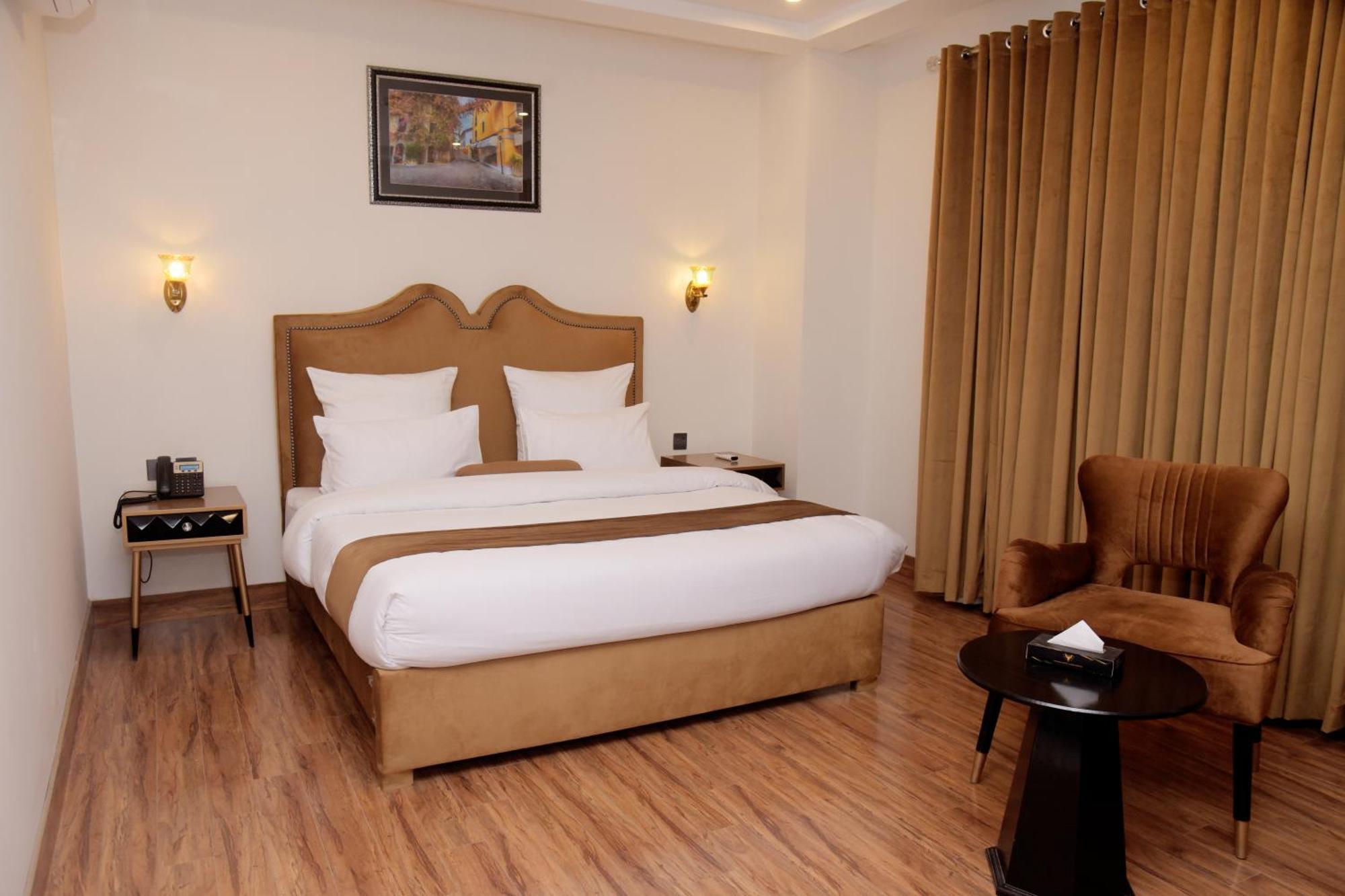 The Rich Hotel & Apartments لاهور المظهر الخارجي الصورة